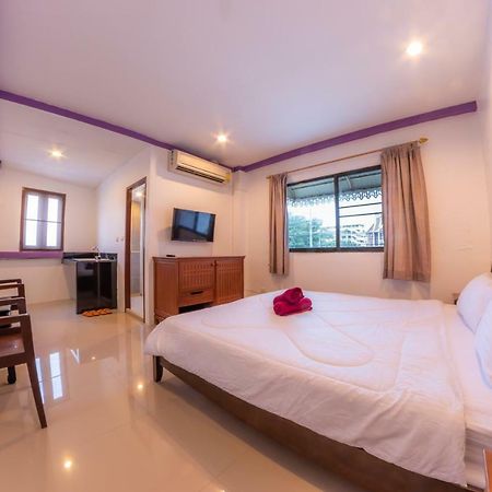 Enrico Hostel Patong Экстерьер фото