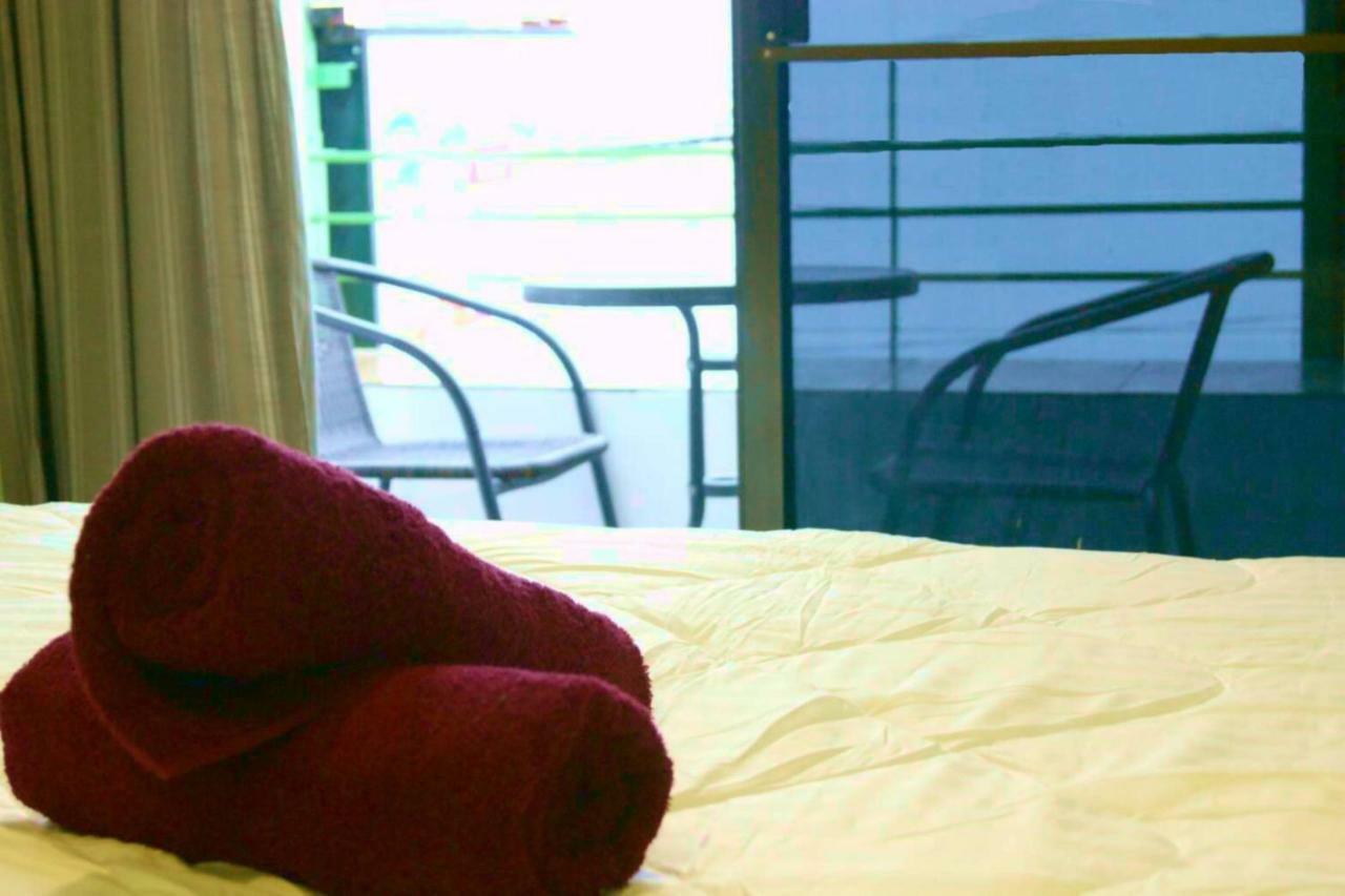 Enrico Hostel Patong Экстерьер фото
