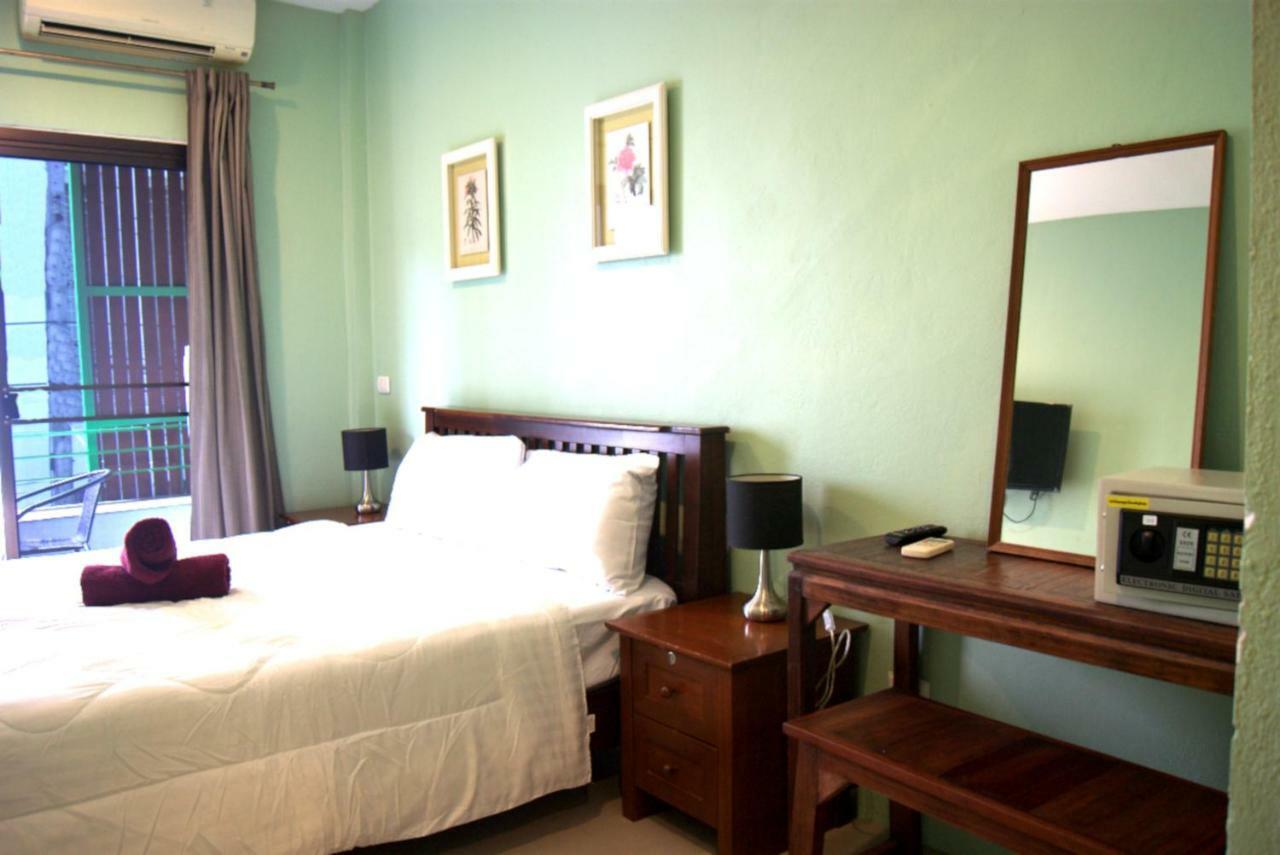 Enrico Hostel Patong Экстерьер фото