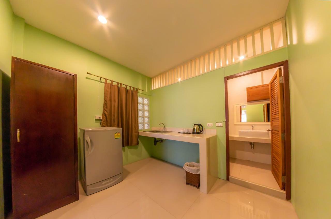 Enrico Hostel Patong Экстерьер фото