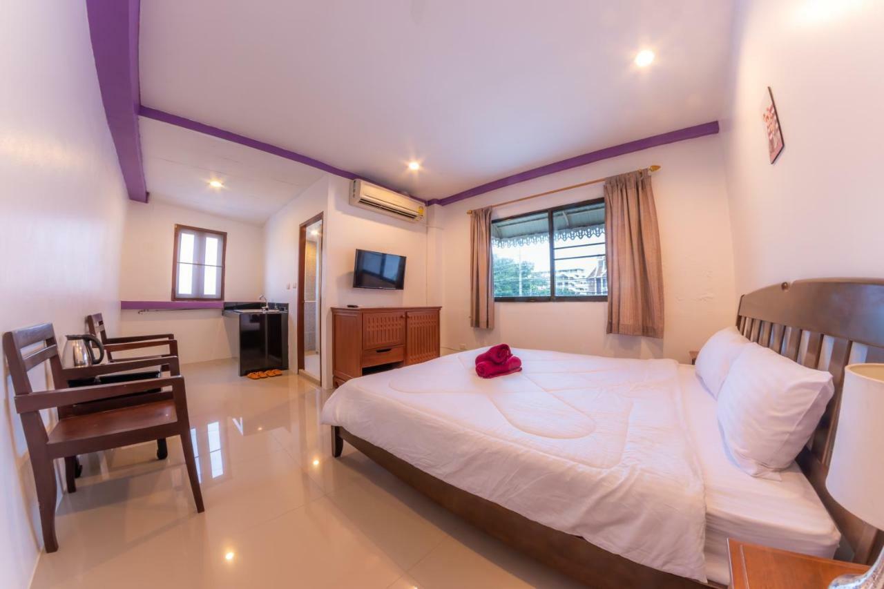 Enrico Hostel Patong Экстерьер фото