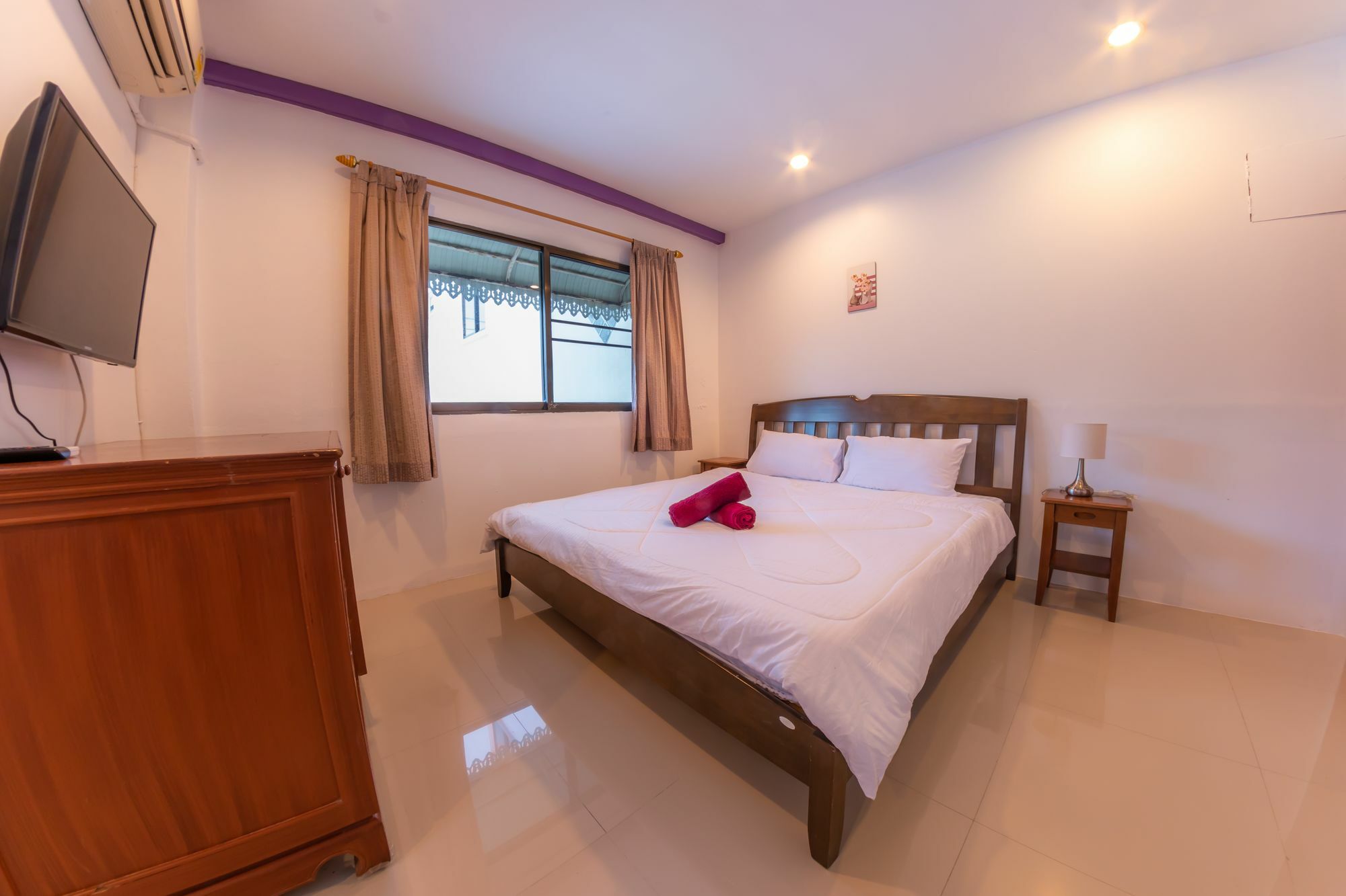 Enrico Hostel Patong Экстерьер фото